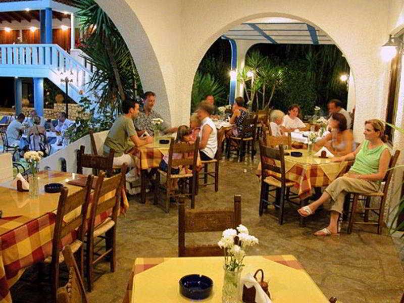 Folia Apartments Chania Agia Marina Restaurant bilde